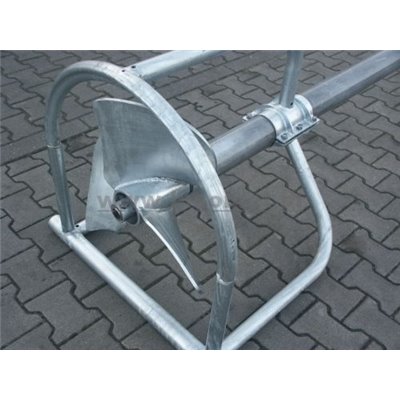 Mieszadło ciągnikowe przez ścianę