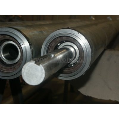 Mieszadło ciągnikowe przez ścianę