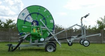 Deszczownie bębnowe IRTEC 90G/500 są przeznaczone do nawodnień upraw rolniczych, ogrodniczych, szkółek leśnych, terenów zielonych.